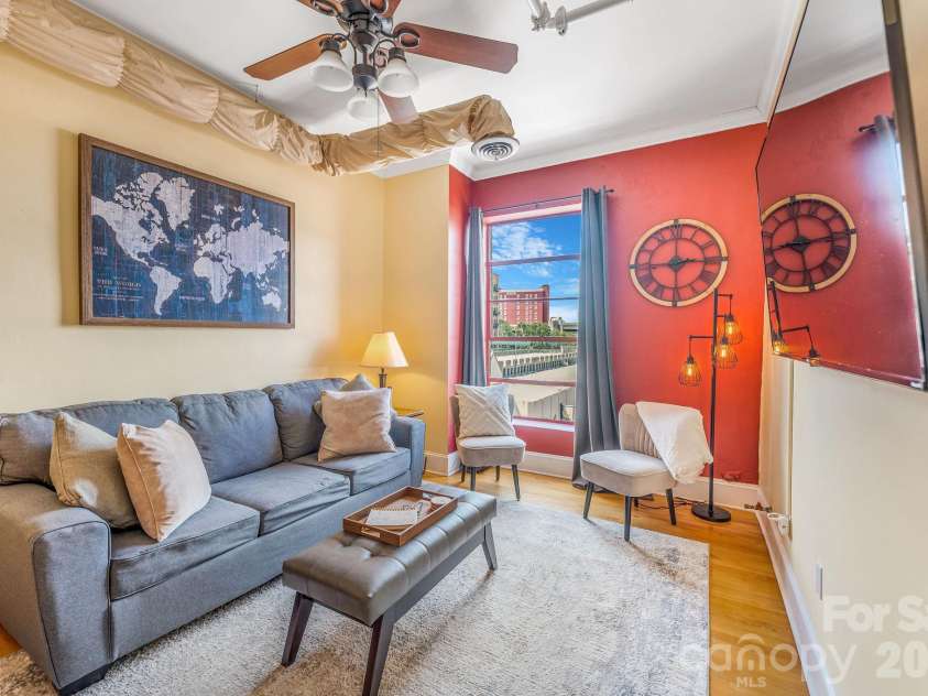 35 Patton Avenue, Asheville, NC 28801.  MLS# CAR4408268, YatesRealty ID 11919. 