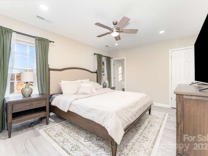 201 Hendrix Drive, Kernersville, NC 27284.  MLS# CAR4329781, YatesRealty ID 1192. 