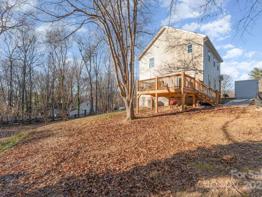 201 Hendrix Drive, Kernersville, NC 27284.  MLS# CAR4329781, YatesRealty ID 1192. 