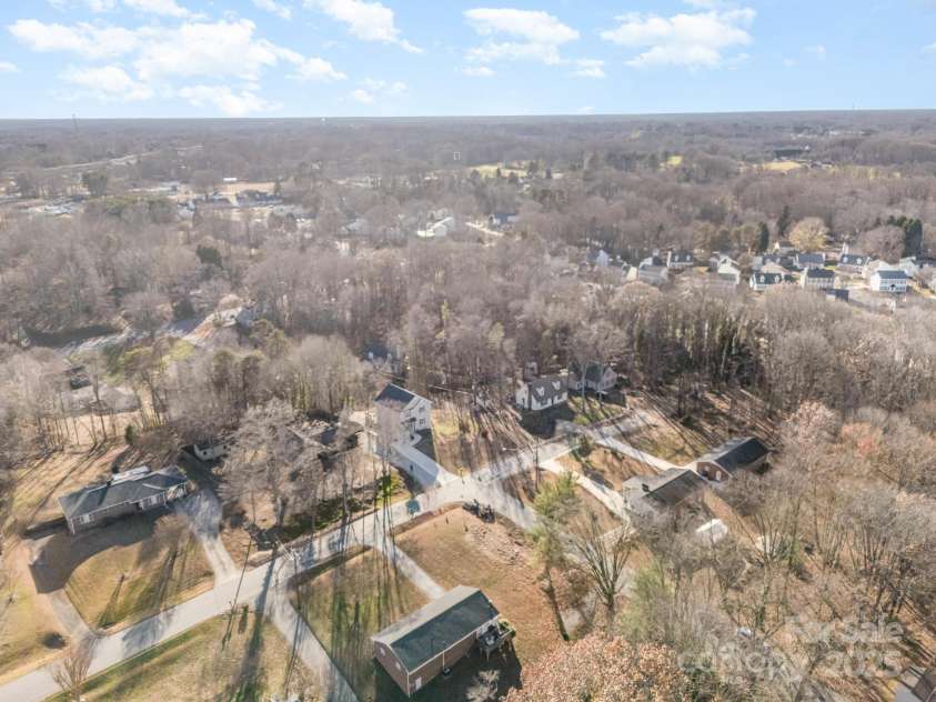 201 Hendrix Drive, Kernersville, NC 27284.  MLS# CAR4329781, YatesRealty ID 1192. 