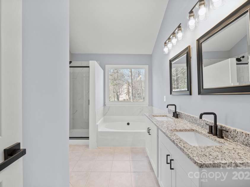 8733 Canter Post Drive, Charlotte, NC 28216.  MLS# CAR4227157, YatesRealty ID 1192. 