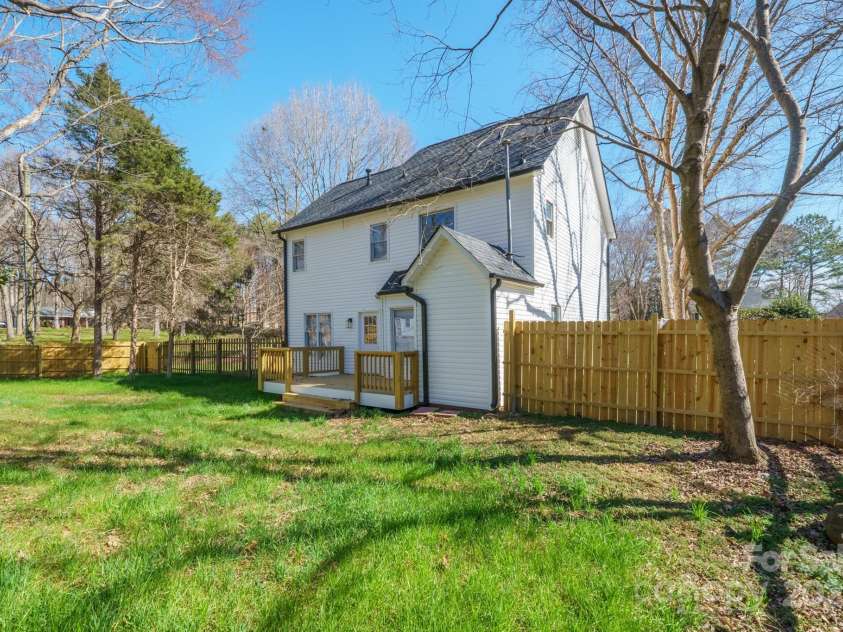 8733 Canter Post Drive, Charlotte, NC 28216.  MLS# CAR4227157, YatesRealty ID 1192. 