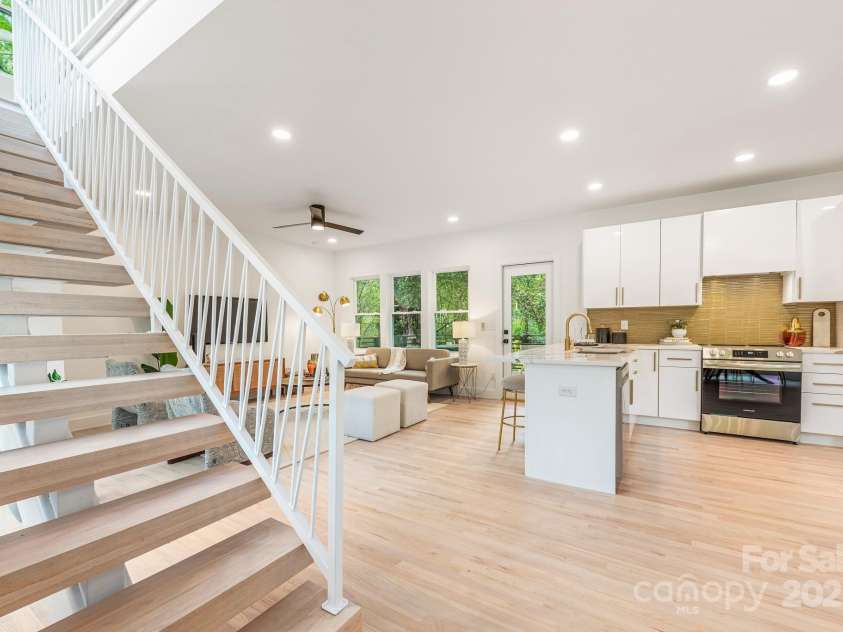 1847 Vinton Street, Charlotte, NC 28216.  MLS# CAR4251133, YatesRealty ID 11921. 