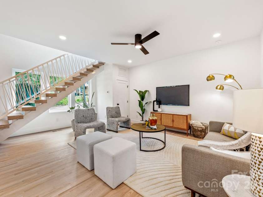 1847 Vinton Street, Charlotte, NC 28216.  MLS# CAR4251133, YatesRealty ID 11921. 