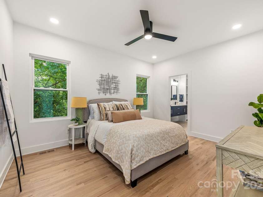1847 Vinton Street, Charlotte, NC 28216.  MLS# CAR4251133, YatesRealty ID 11921. 