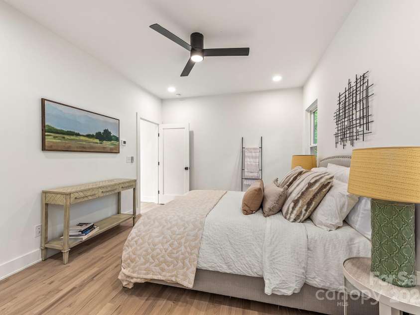 1847 Vinton Street, Charlotte, NC 28216.  MLS# CAR4251133, YatesRealty ID 11921. 