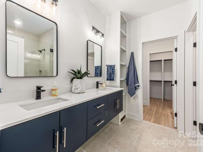 1847 Vinton Street, Charlotte, NC 28216.  MLS# CAR4251133, YatesRealty ID 11921. 