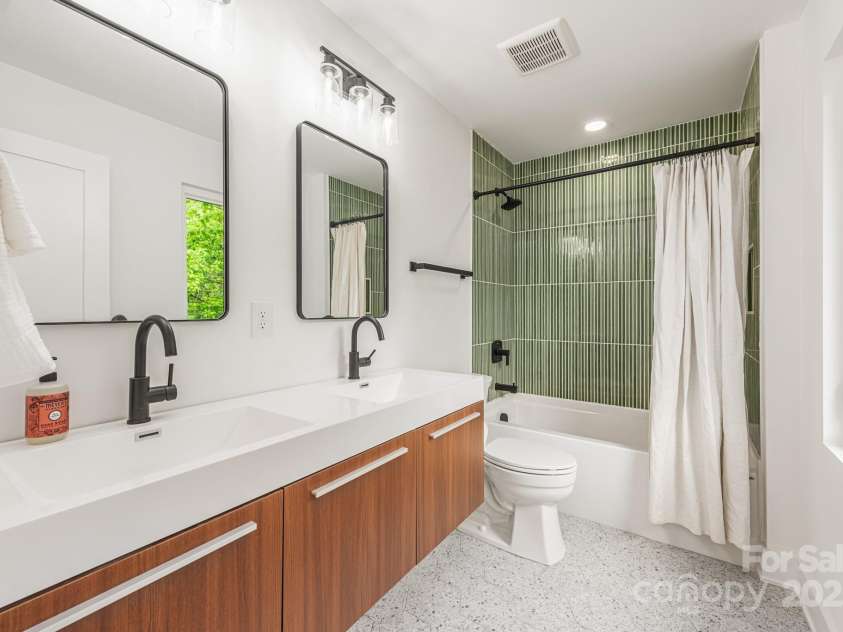 1847 Vinton Street, Charlotte, NC 28216.  MLS# CAR4251133, YatesRealty ID 11921. 
