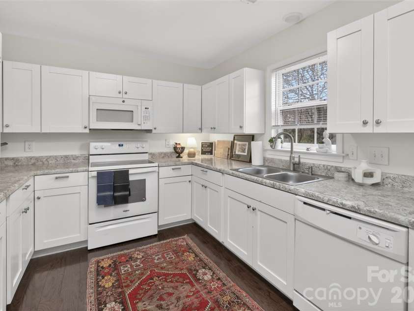 5 1st Street, Belmont, NC 28012.  MLS# CAR4359969, YatesRealty ID 11921. 
