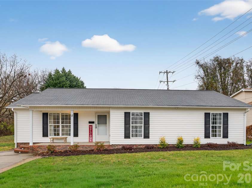 5 1st Street, Belmont, NC 28012.  MLS# CAR4359969, YatesRealty ID 11921. 