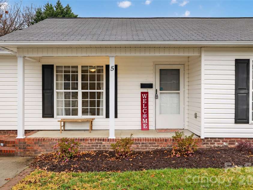 5 1st Street, Belmont, NC 28012.  MLS# CAR4359969, YatesRealty ID 11921. 