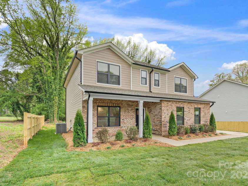 13114 Blacksmith Court, Matthews, NC 28105.  MLS# CAR4207550, YatesRealty ID 11924. 