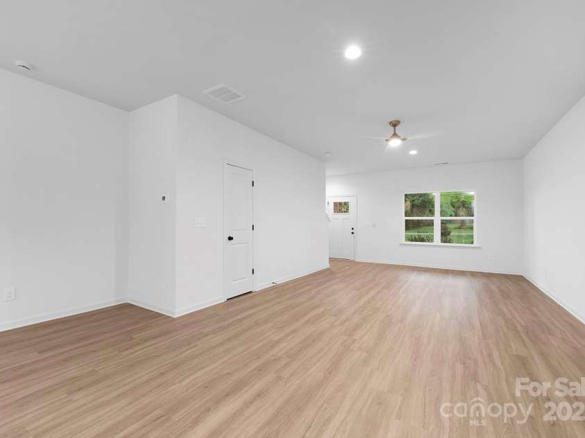 13114 Blacksmith Court, Matthews, NC 28105.  MLS# CAR4207550, YatesRealty ID 11924. 