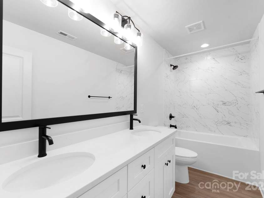 13114 Blacksmith Court, Matthews, NC 28105.  MLS# CAR4207550, YatesRealty ID 11924. 