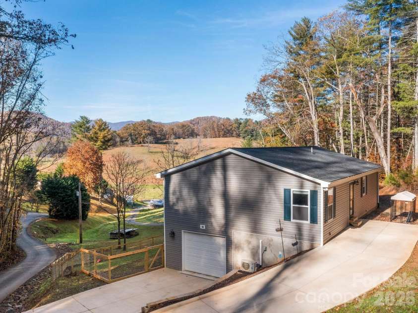 30 Shire Way Lane, Leicester, NC 28748.  MLS# CAR4319147, YatesRealty ID 11924. Side View