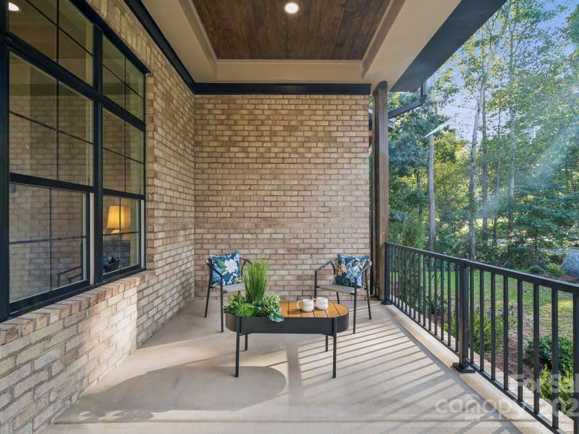 268 Laurel Crest Drive, Kannapolis, NC 28081.  MLS# CAR4291992, YatesRealty ID 11925. Front Porch