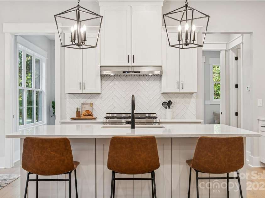 268 Laurel Crest Drive, Kannapolis, NC 28081.  MLS# CAR4291992, YatesRealty ID 11925. Gourmet Kitchen