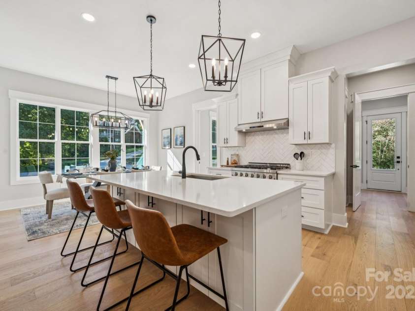 268 Laurel Crest Drive, Kannapolis, NC 28081.  MLS# CAR4291992, YatesRealty ID 11925. Gourmet Kitchen