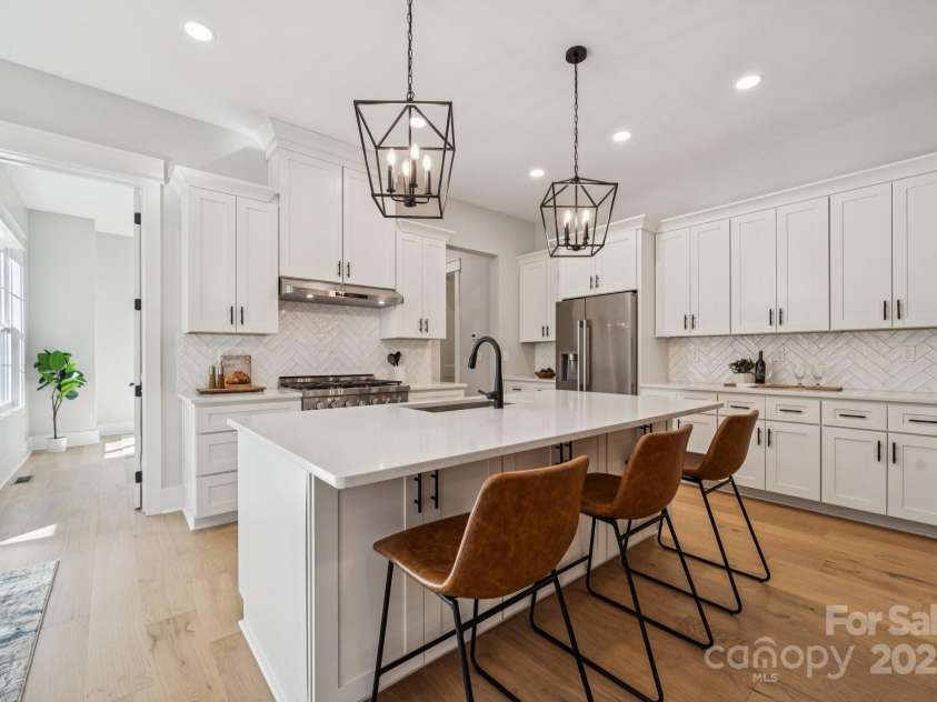 268 Laurel Crest Drive, Kannapolis, NC 28081.  MLS# CAR4291992, YatesRealty ID 11925. Gourmet Kitchen