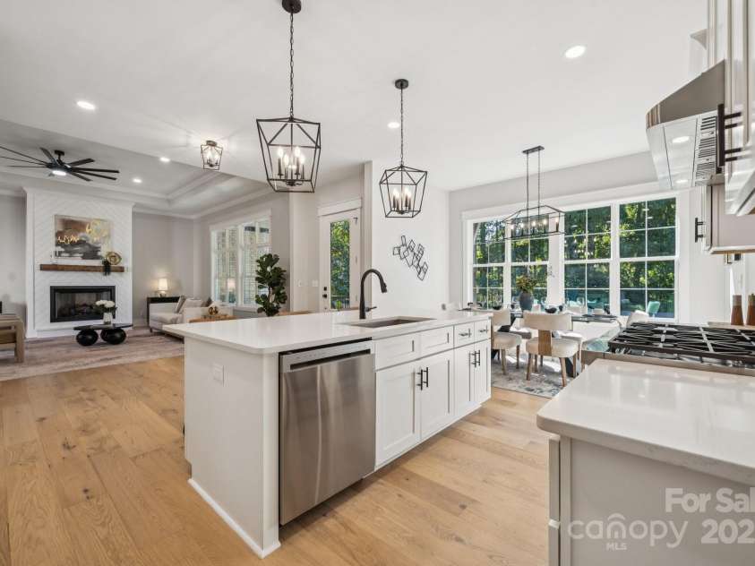 268 Laurel Crest Drive, Kannapolis, NC 28081.  MLS# CAR4291992, YatesRealty ID 11925. Gourmet Kitchen