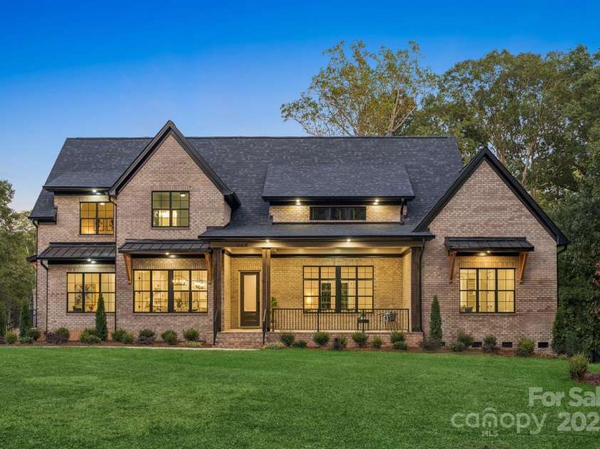 268 Laurel Crest Drive, Kannapolis, NC 28081.  MLS# CAR4291992, YatesRealty ID 11925. Welcome!