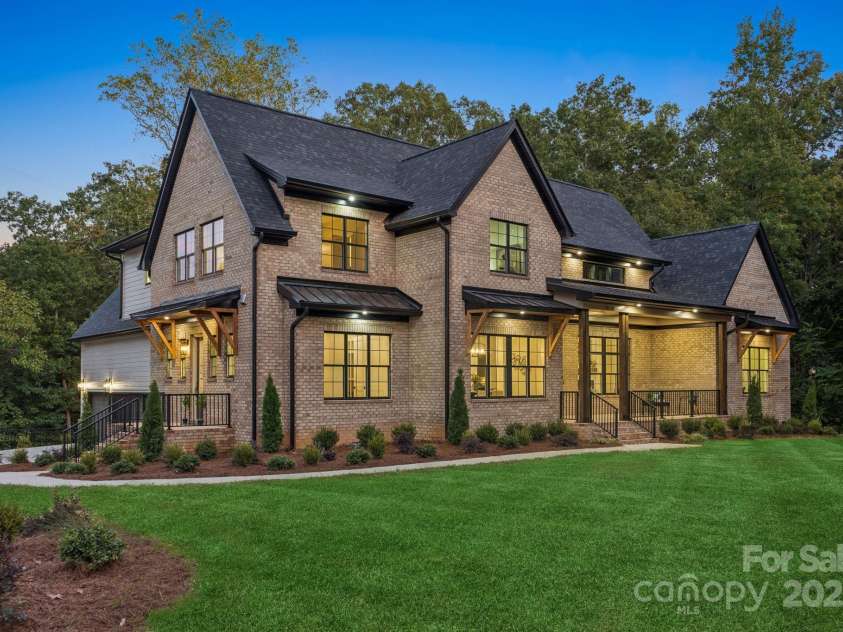 268 Laurel Crest Drive, Kannapolis, NC 28081.  MLS# CAR4291992, YatesRealty ID 11925. Welcome!