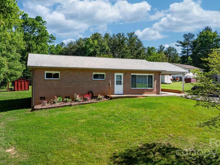 1180 Dusty Oak Lane, Hudson, NC 28638.  MLS# CAR4255989, YatesRealty ID 11927. 