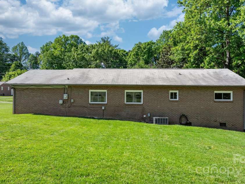 1180 Dusty Oak Lane, Hudson, NC 28638.  MLS# CAR4255989, YatesRealty ID 11927. 