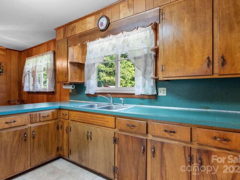 1180 Dusty Oak Lane, Hudson, NC 28638.  MLS# CAR4255989, YatesRealty ID 11927. 