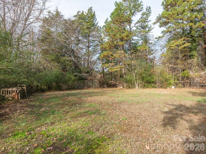 1800 Lake Lynn Road, Concord, NC 28025.  MLS# CAR4316180, YatesRealty ID 11927. BACK YARD