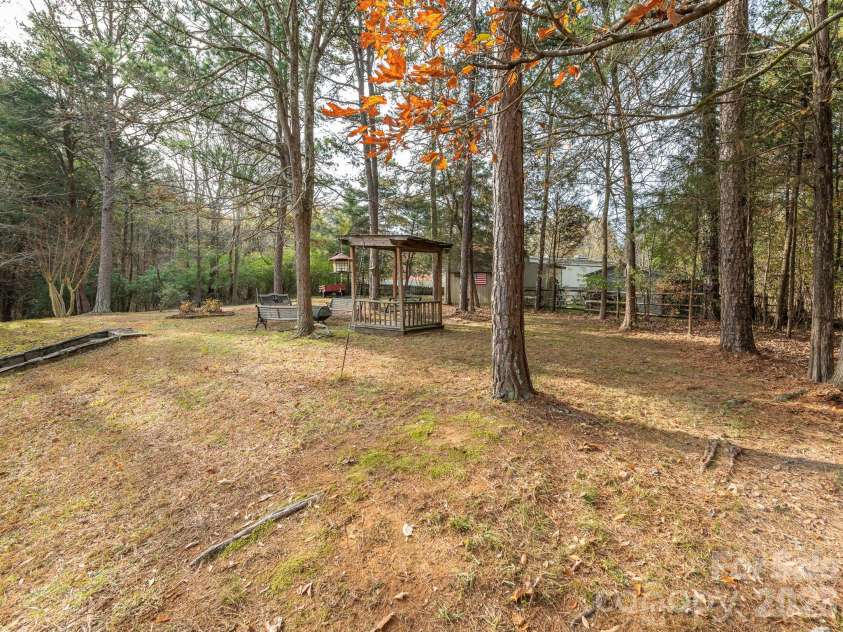 1800 Lake Lynn Road, Concord, NC 28025.  MLS# CAR4316180, YatesRealty ID 11927. BACK YARD
