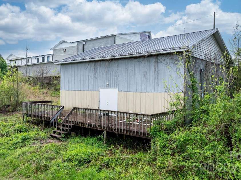 4101 Quarry Estates Road, Hudson, NC 28638.  MLS# CAR4246650, YatesRealty ID 11928. 