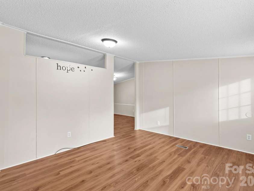 211 Forest Hollow Drive, Statesville, NC 28677.  MLS# CAR4342201, YatesRealty ID 11930. 