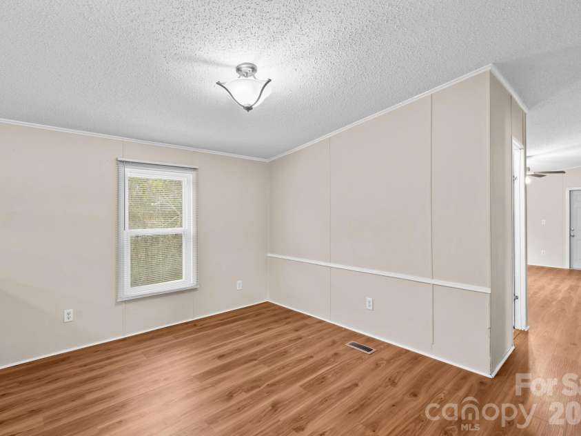 211 Forest Hollow Drive, Statesville, NC 28677.  MLS# CAR4342201, YatesRealty ID 11930. 