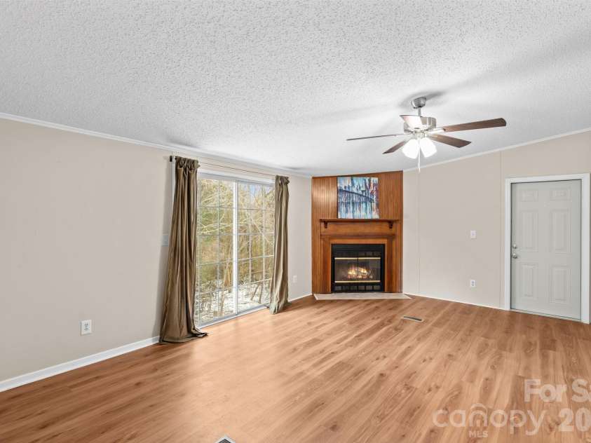 211 Forest Hollow Drive, Statesville, NC 28677.  MLS# CAR4342201, YatesRealty ID 11930. 