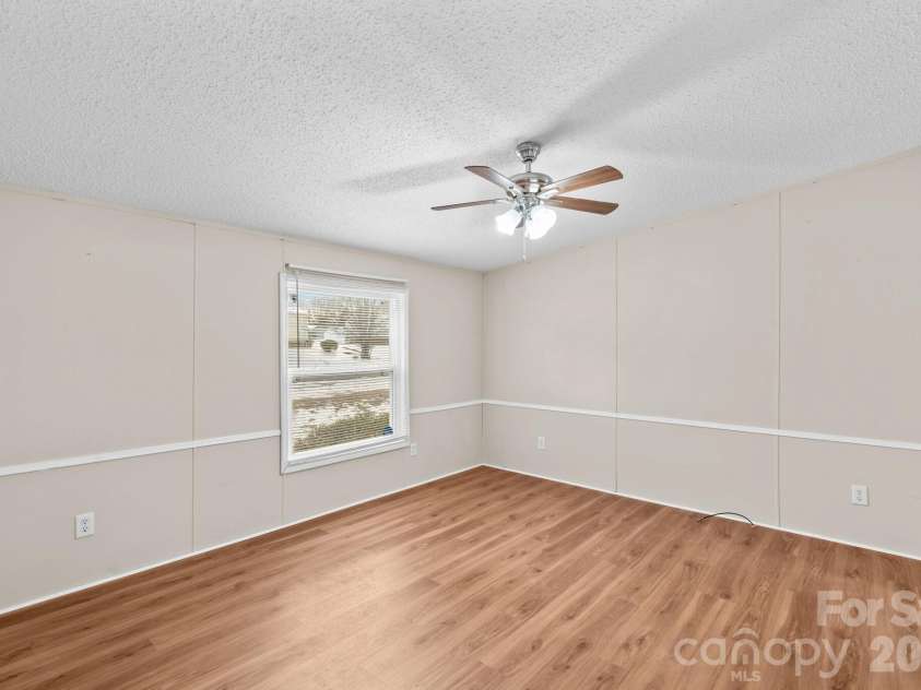 211 Forest Hollow Drive, Statesville, NC 28677.  MLS# CAR4342201, YatesRealty ID 11930. 