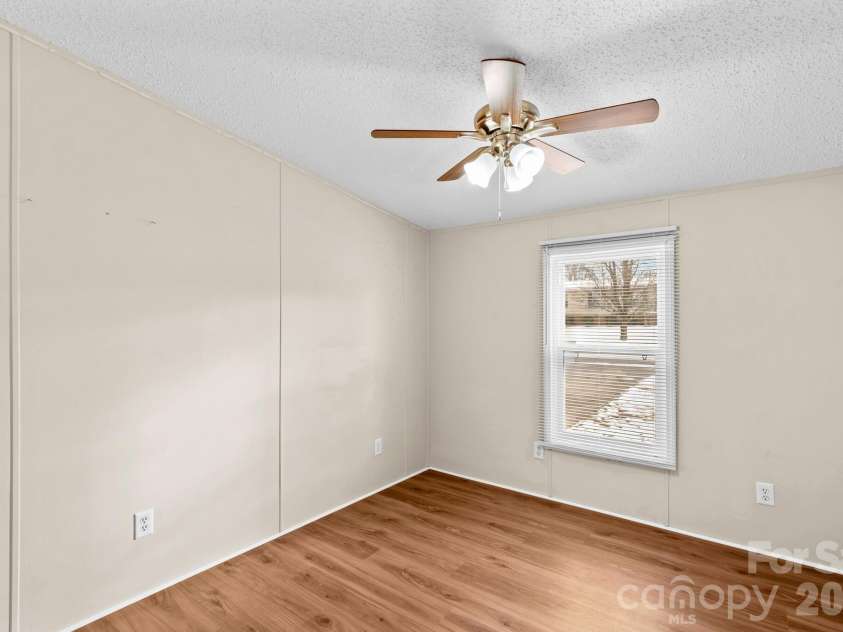 211 Forest Hollow Drive, Statesville, NC 28677.  MLS# CAR4342201, YatesRealty ID 11930. 