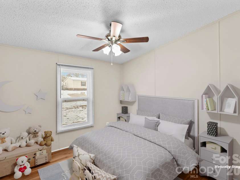 211 Forest Hollow Drive, Statesville, NC 28677.  MLS# CAR4342201, YatesRealty ID 11930. 