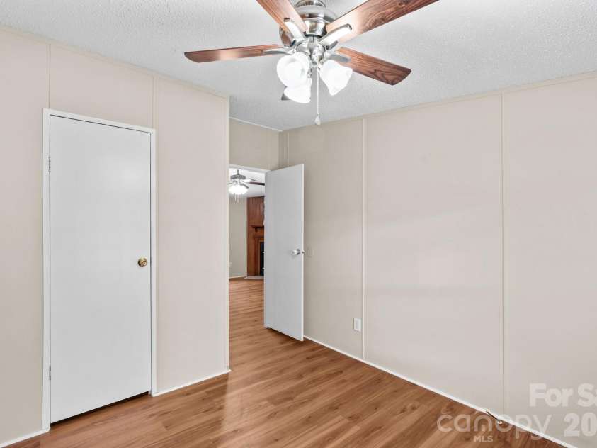 211 Forest Hollow Drive, Statesville, NC 28677.  MLS# CAR4342201, YatesRealty ID 11930. 