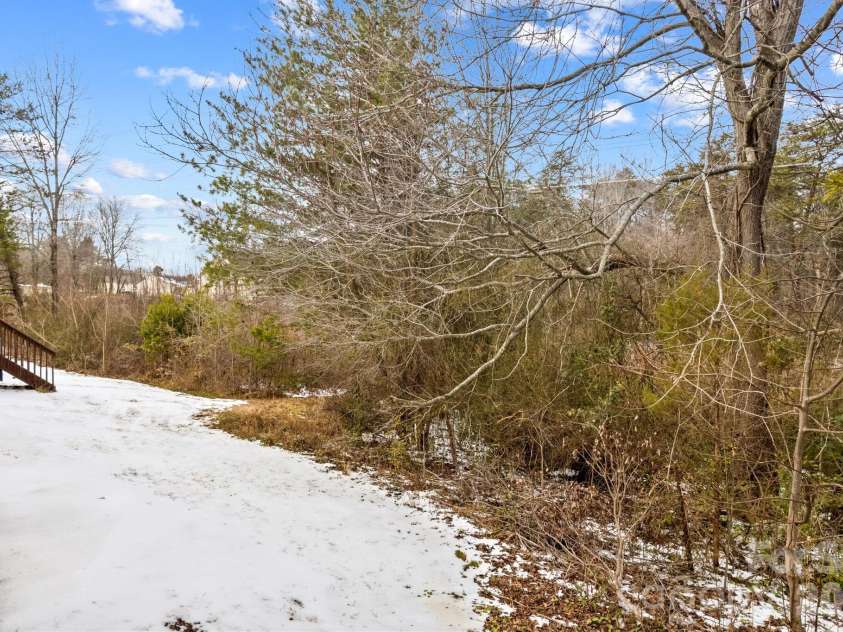 211 Forest Hollow Drive, Statesville, NC 28677.  MLS# CAR4342201, YatesRealty ID 11930. 
