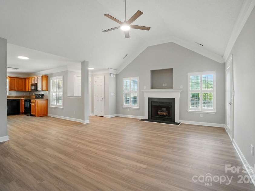 9711 Castle Terrace Court, Charlotte, NC 28215.  MLS# CAR4254793, YatesRealty ID 11930. 
