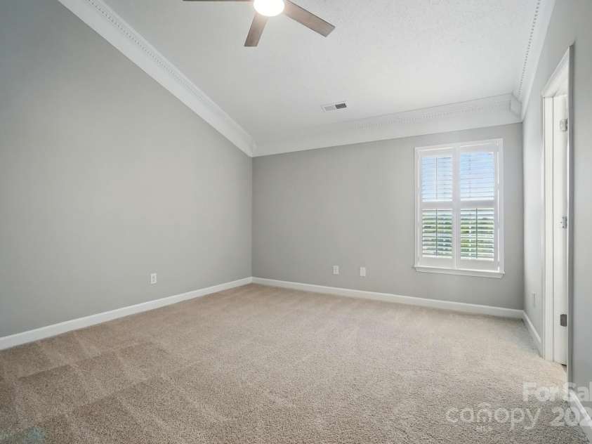 9711 Castle Terrace Court, Charlotte, NC 28215.  MLS# CAR4254793, YatesRealty ID 11930. 