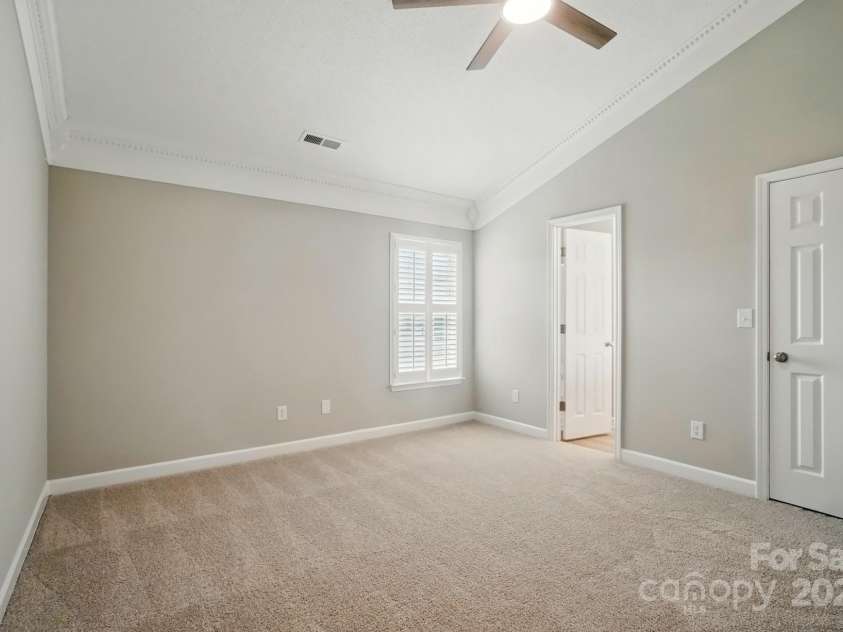 9711 Castle Terrace Court, Charlotte, NC 28215.  MLS# CAR4254793, YatesRealty ID 11930. 