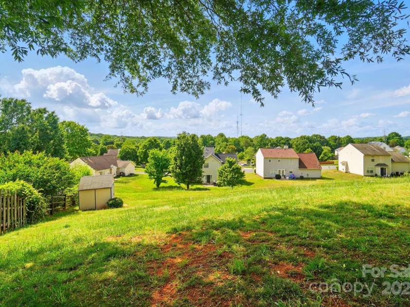 9711 Castle Terrace Court, Charlotte, NC 28215.  MLS# CAR4254793, YatesRealty ID 11930. 