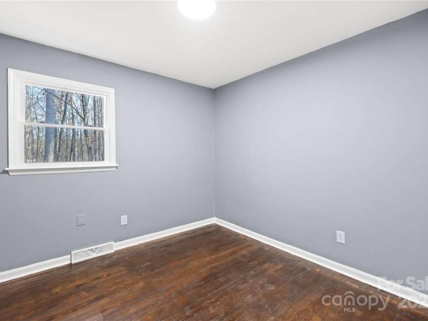 1203 Northwoods Drive, Kings Mountain, NC 28086.  MLS# CAR4232536, YatesRealty ID 11931. 