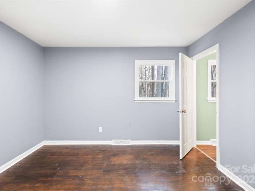 1203 Northwoods Drive, Kings Mountain, NC 28086.  MLS# CAR4232536, YatesRealty ID 11931. 