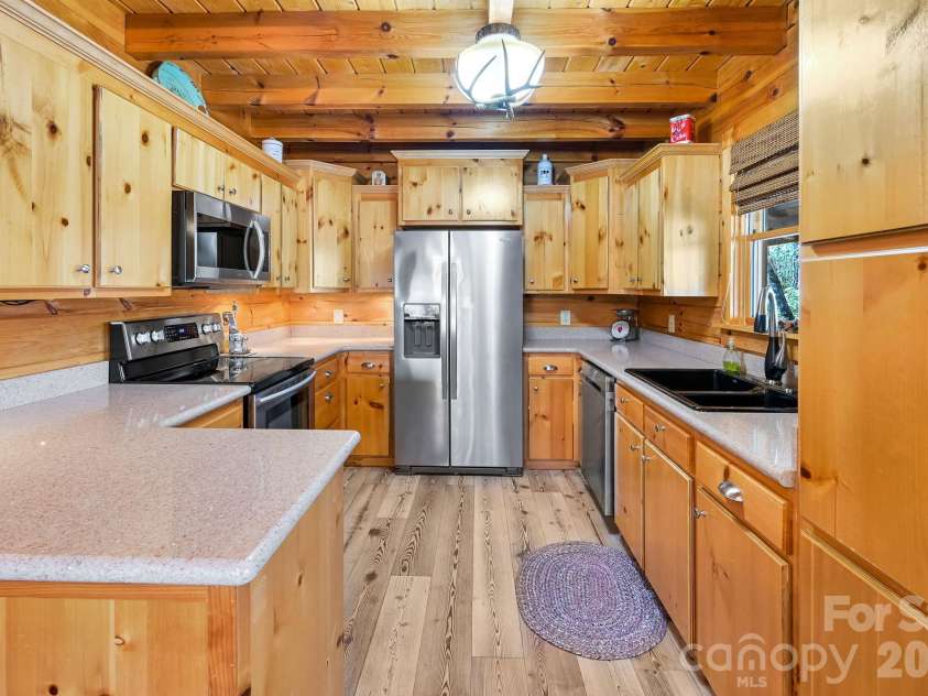 135 Poodles Way, Lake Lure, NC 28746.  MLS# CAR4362837, YatesRealty ID 11931. Kitchen