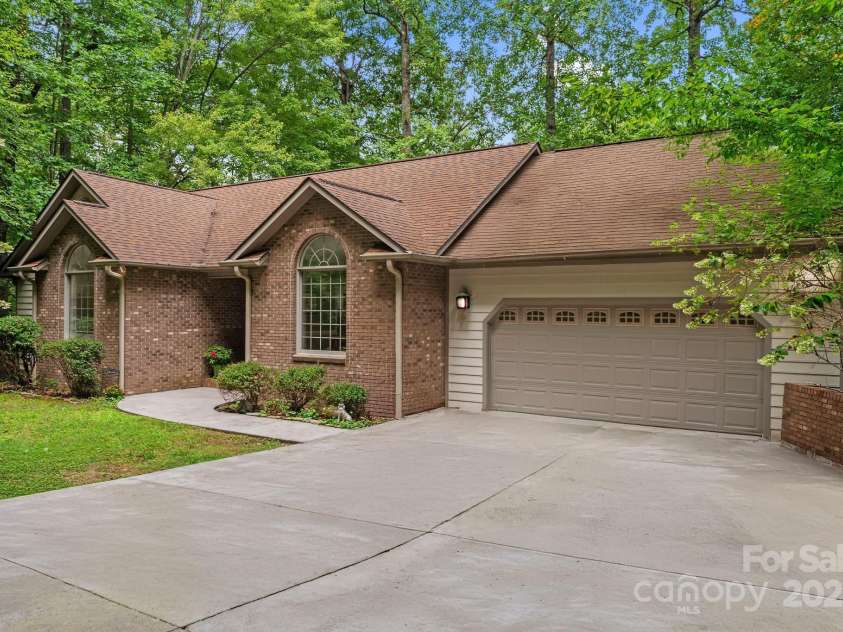 458 Blue Mist Way, Arden, NC 28704.  MLS# CAR4300268, YatesRealty ID 11933. 