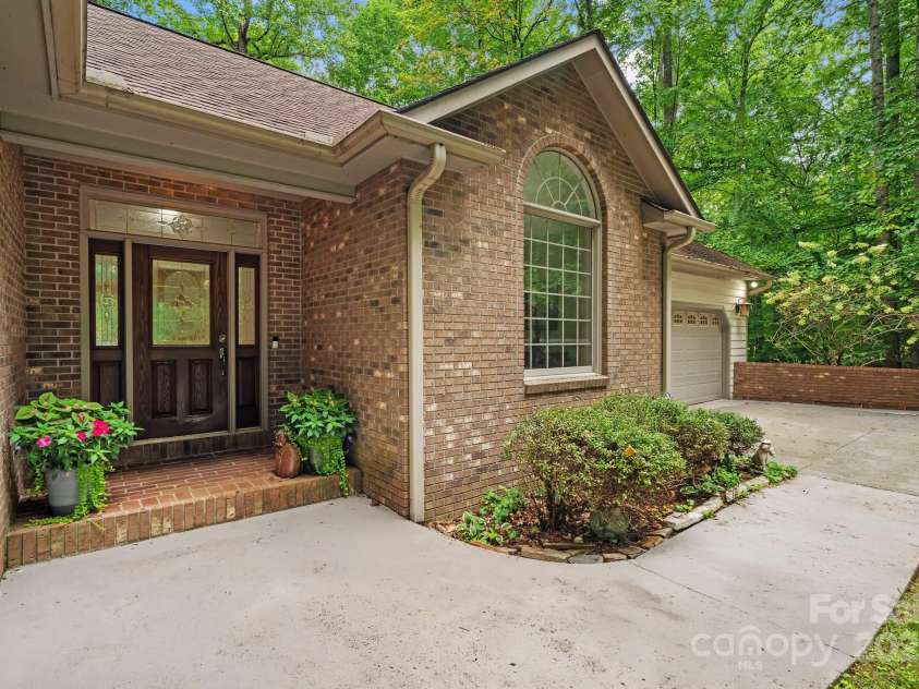 458 Blue Mist Way, Arden, NC 28704.  MLS# CAR4300268, YatesRealty ID 11933. 