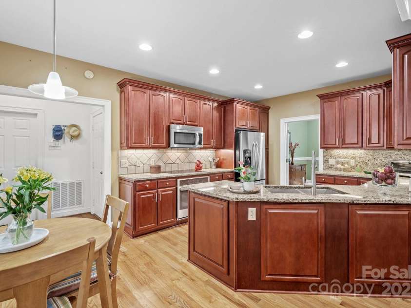 458 Blue Mist Way, Arden, NC 28704.  MLS# CAR4300268, YatesRealty ID 11933. 
